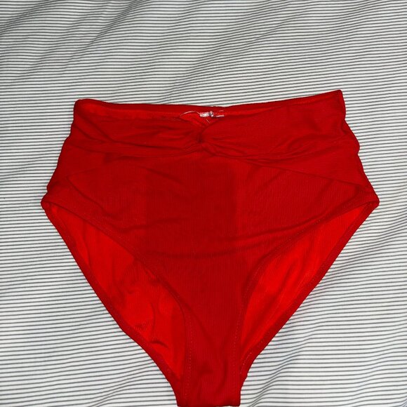 Extra high-waisted red bikini bottoms - Picture 1 of 2